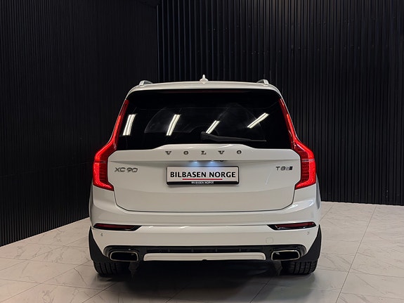 Volvo XC90 10 of 30