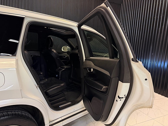 Volvo XC90 22 of 30