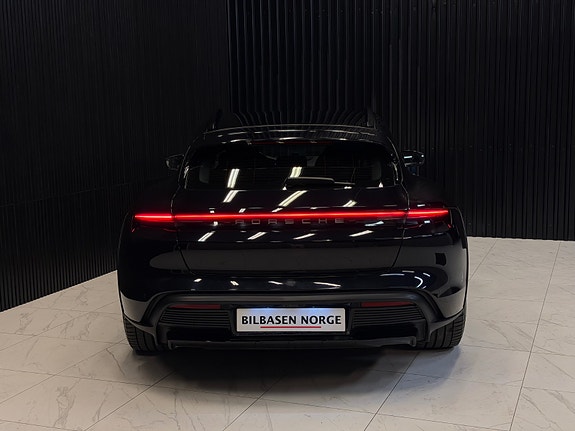 Porsche Taycan 4 15 of 30