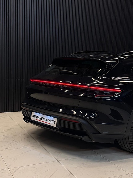 Porsche Taycan 4 20 of 30