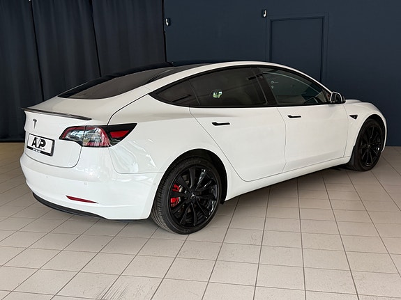 Tesla Model 3 7 of 30