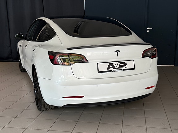Tesla Model 3 11 of 30