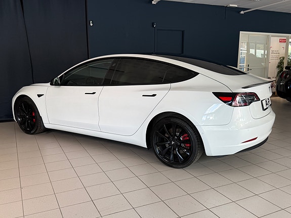 Tesla Model 3 14 of 30