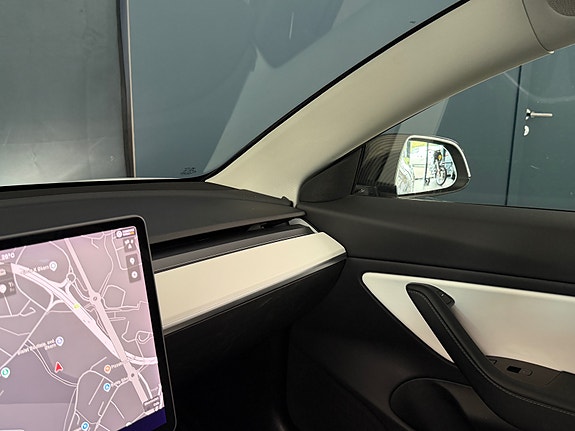 Tesla Model 3 29 of 30