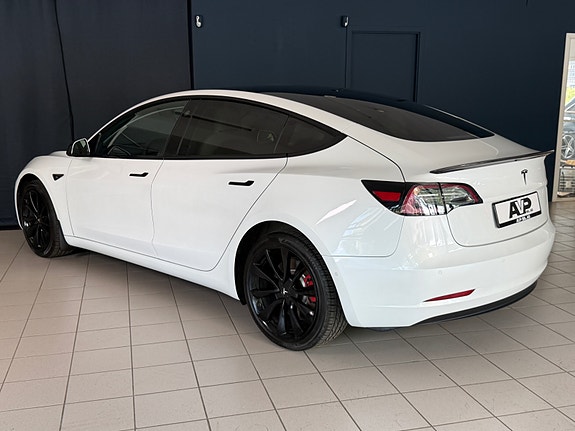 Tesla Model 3 13 of 30