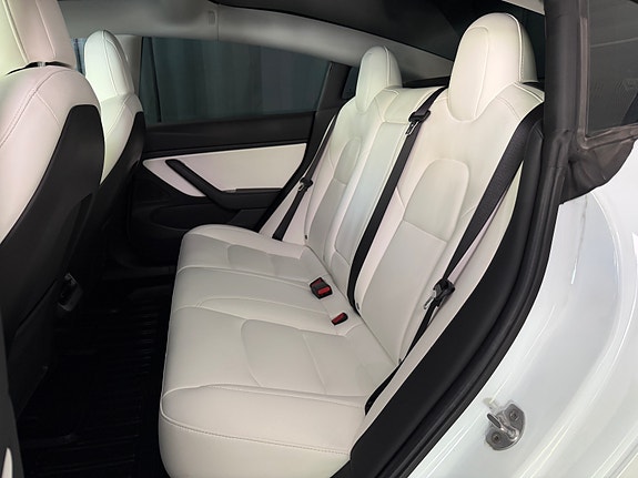 Tesla Model 3 23 of 30