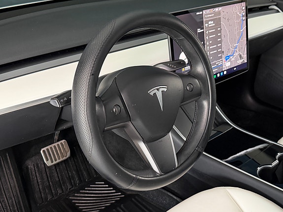 Tesla Model 3 25 of 30