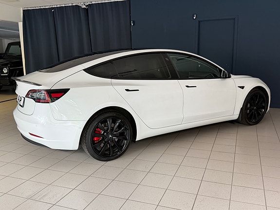 Tesla Model 3 6 of 30