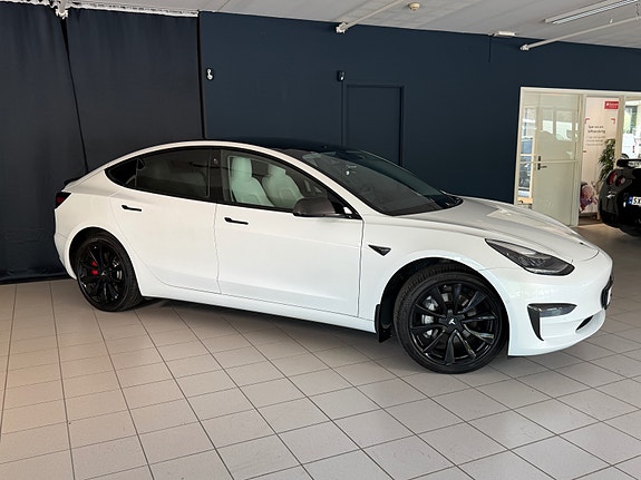Tesla Model 3 5 of 30