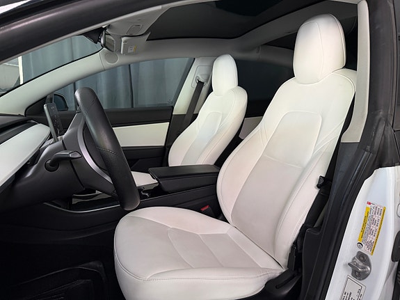 Tesla Model 3 19 of 30