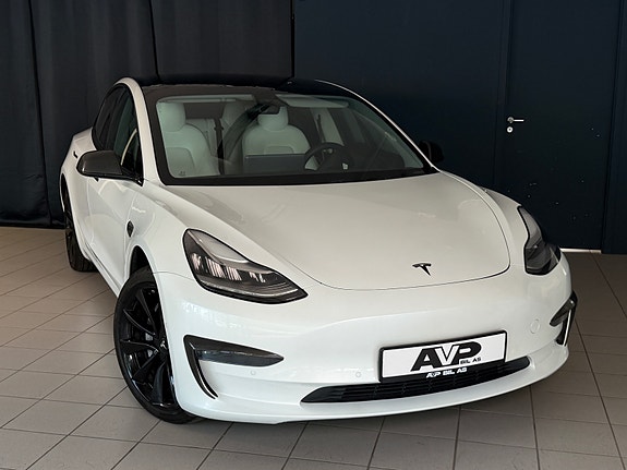 Tesla Model 3 2 of 30