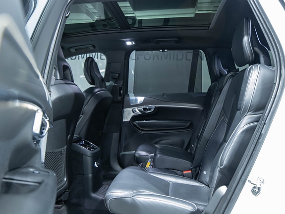 Volvo XC90 13 of 30