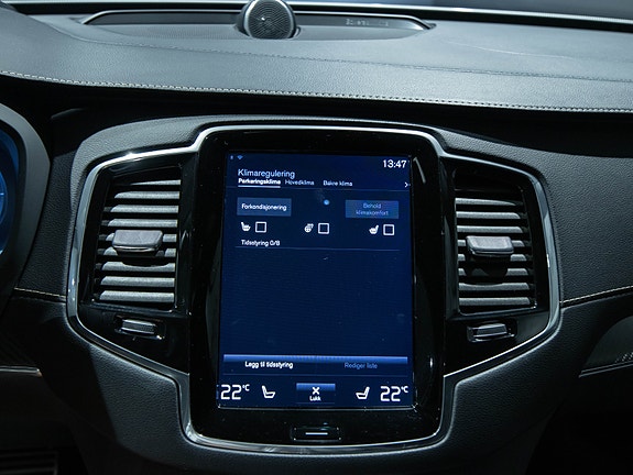Volvo XC90 24 of 30