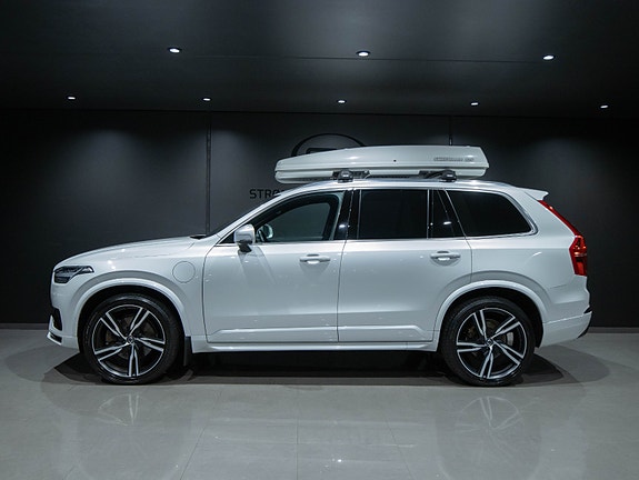 Volvo XC90 2 of 30