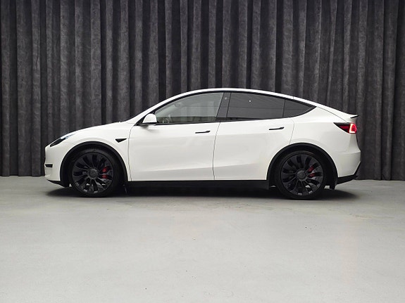 Tesla Model Y 4 of 30
