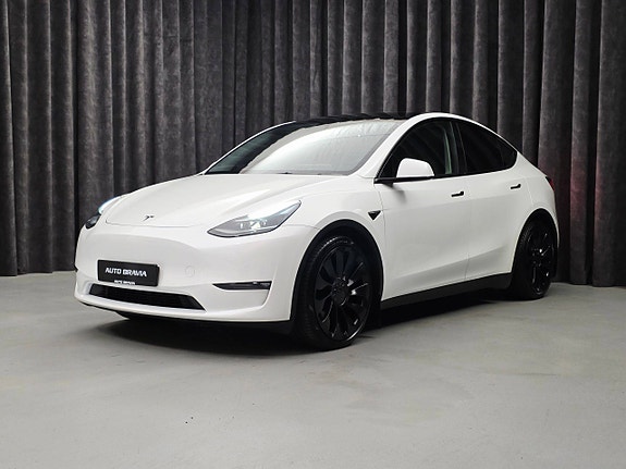 Tesla Model Y 3 of 30