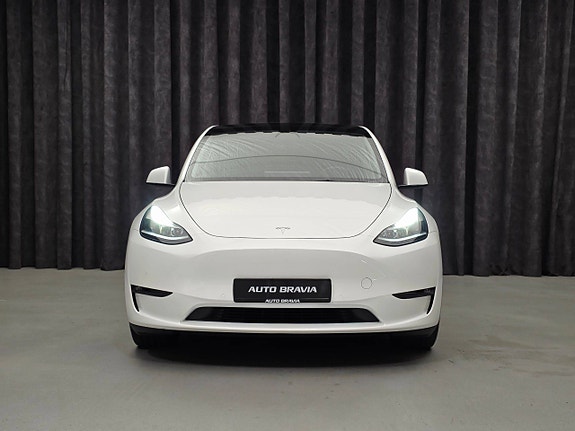 Tesla Model Y 2 of 30