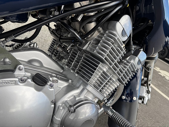 Yamaha XJ 900 Diversion 14 of 23