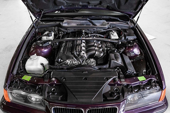 BMW M3 4 of 30