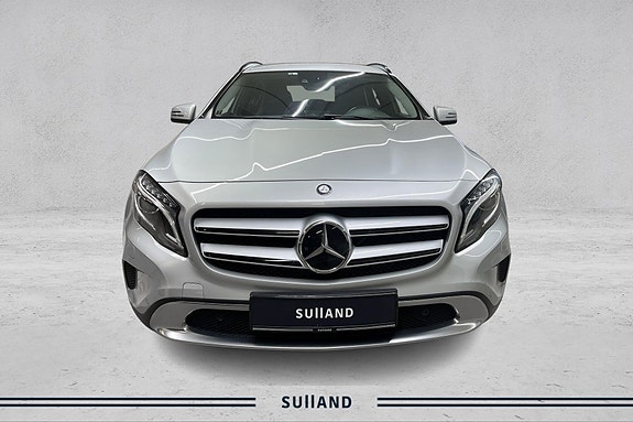 Mercedes-Benz GLA220 8 of 20