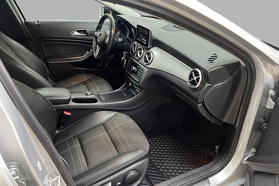 Mercedes-Benz GLA220 15 of 20