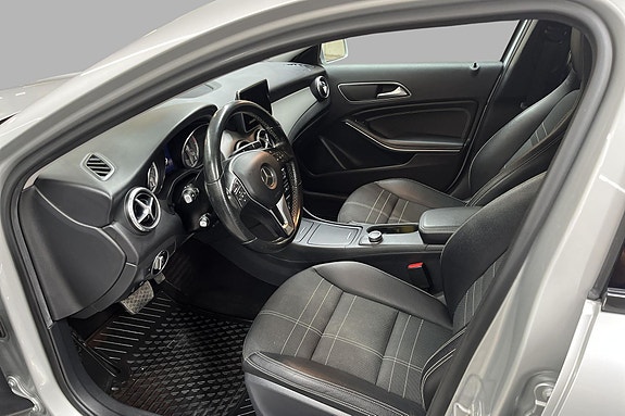 Mercedes-Benz GLA220 11 of 20