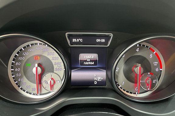 Mercedes-Benz GLA220 13 of 20