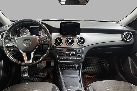 Mercedes-Benz GLA220 10 of 20