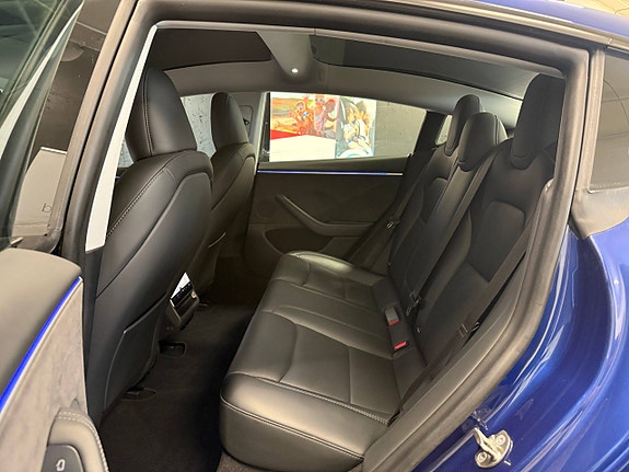 Tesla Model 3 27 of 29