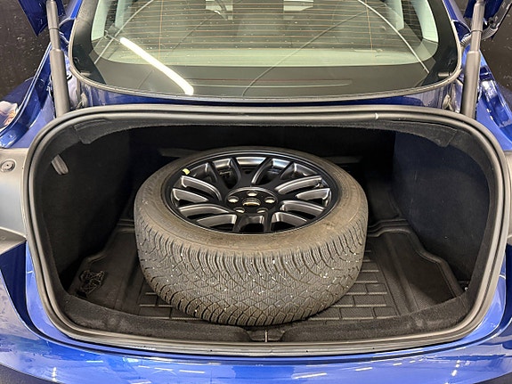 Tesla Model 3 29 of 29