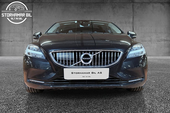 Volvo V40 3 of 30