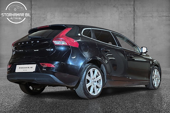 Volvo V40 11 of 30