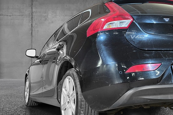 Volvo V40 8 of 30