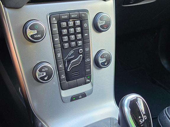 Volvo V40 25 of 30
