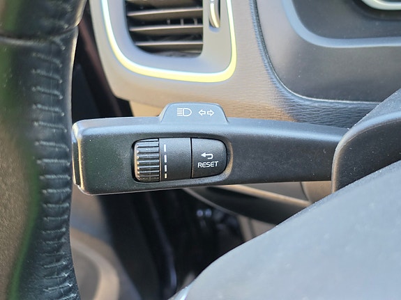 Volvo V40 19 of 30