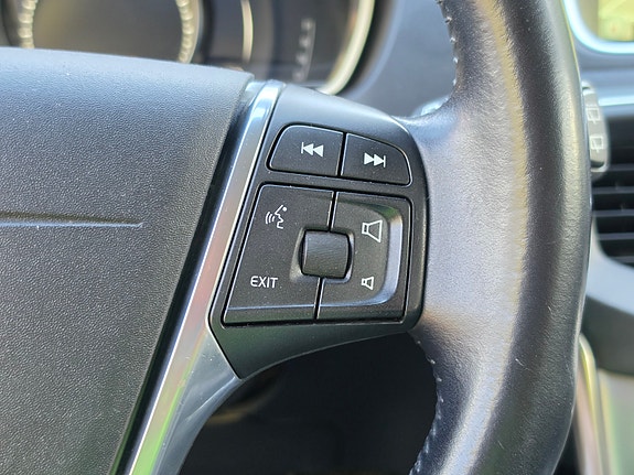 Volvo V40 23 of 30