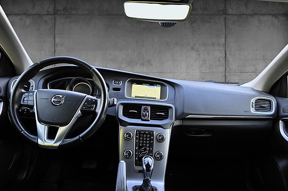 Volvo V40 14 of 30