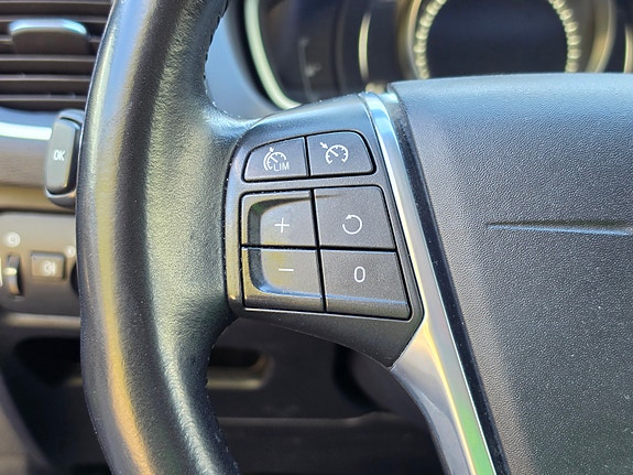 Volvo V40 22 of 30