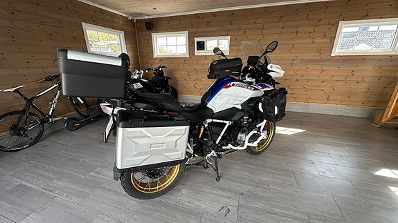 BMW R 1250 GS 3 of 30
