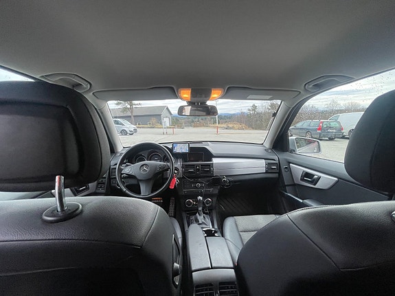 Mercedes-Benz GLK 10 of 18