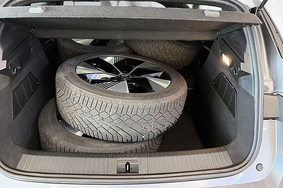 Renault Megane E-Tech 12 of 14