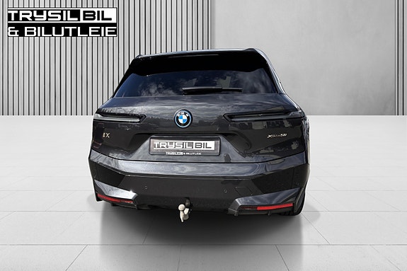BMW iX 24 of 30