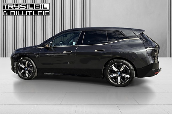 BMW iX 14 of 30