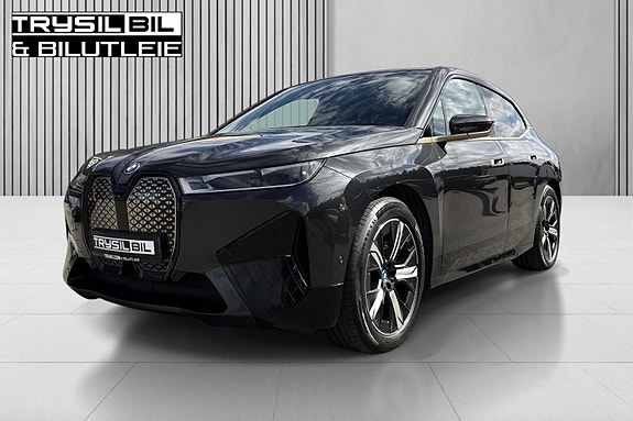 BMW iX 8 of 30