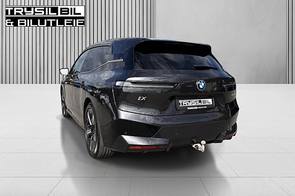 BMW iX 20 of 30