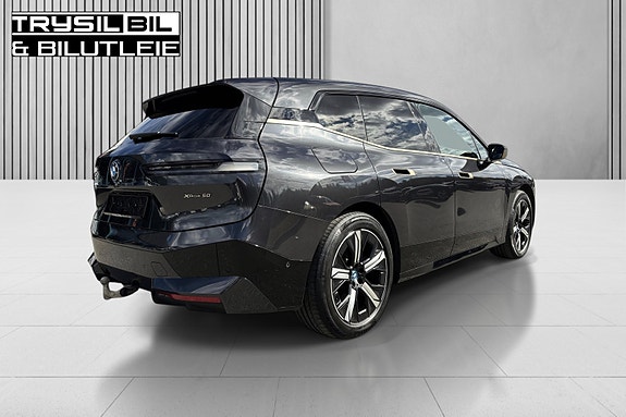 BMW iX 28 of 30