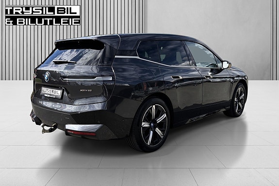 BMW iX 27 of 30
