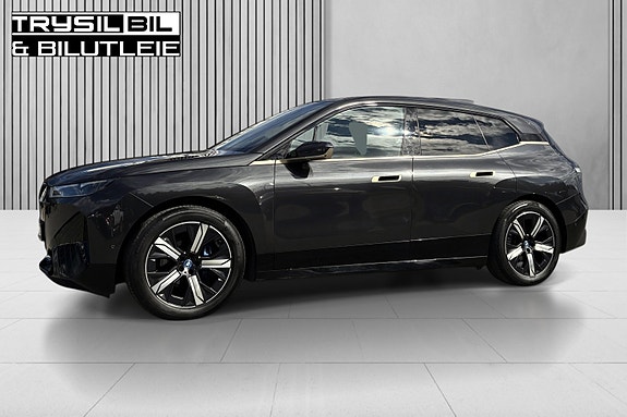 BMW iX 10 of 30