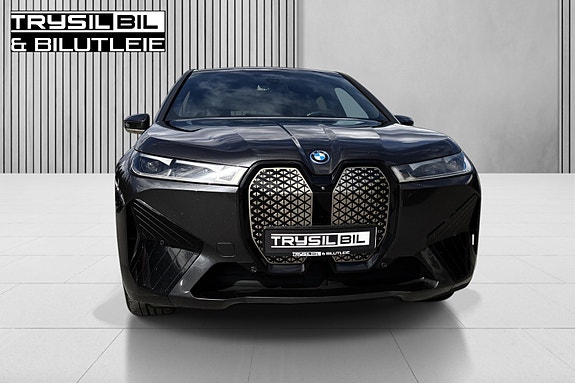 BMW iX 4 of 30
