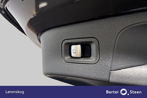 Mercedes-Benz EQC400 27 of 28